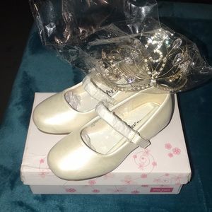 Little girl 3yr old Tiara and Shoes
